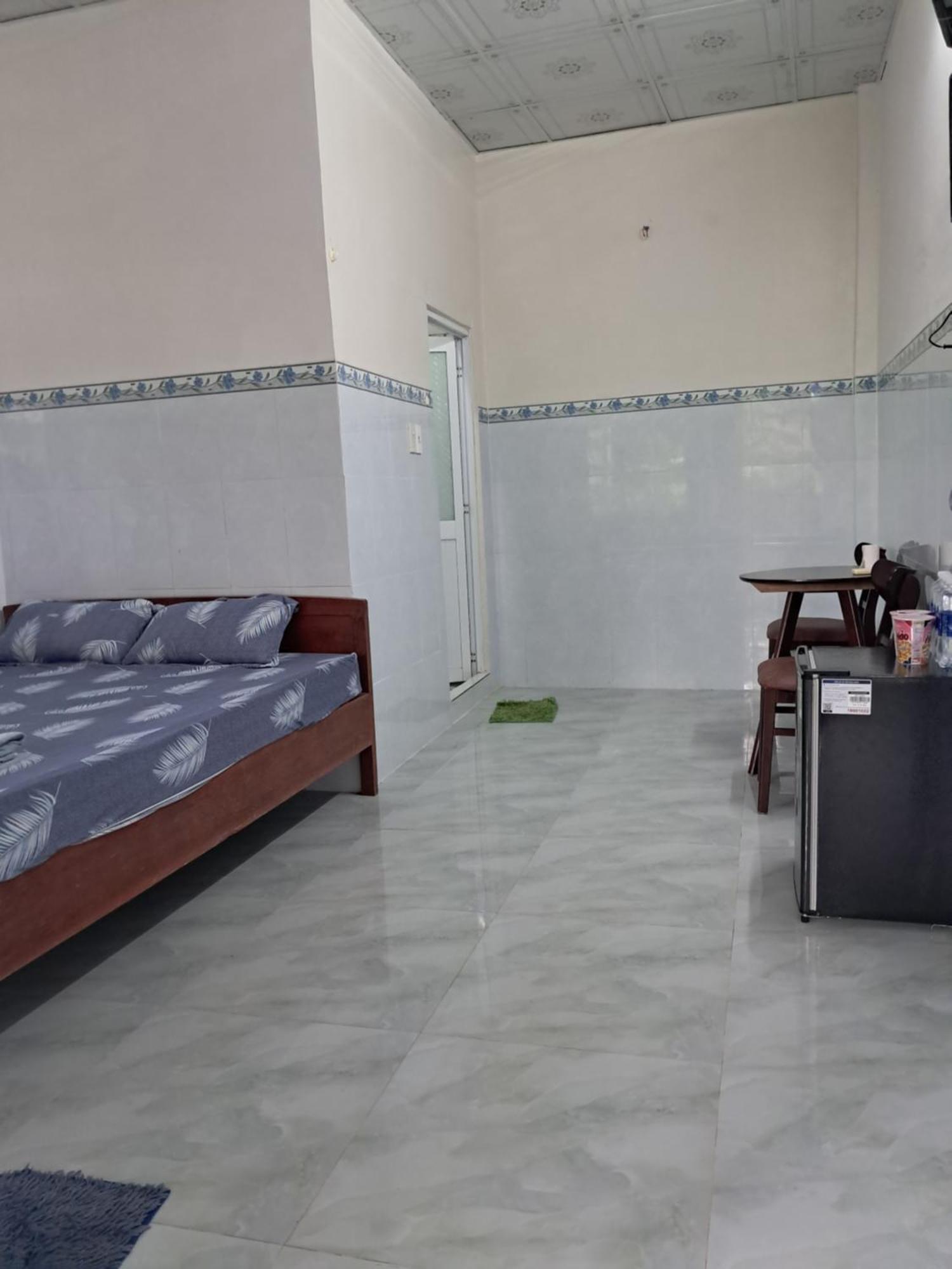 Nhà Nghỉ NgọC PhuọNg Hon Son Hotel Lai Son ภายนอก รูปภาพ